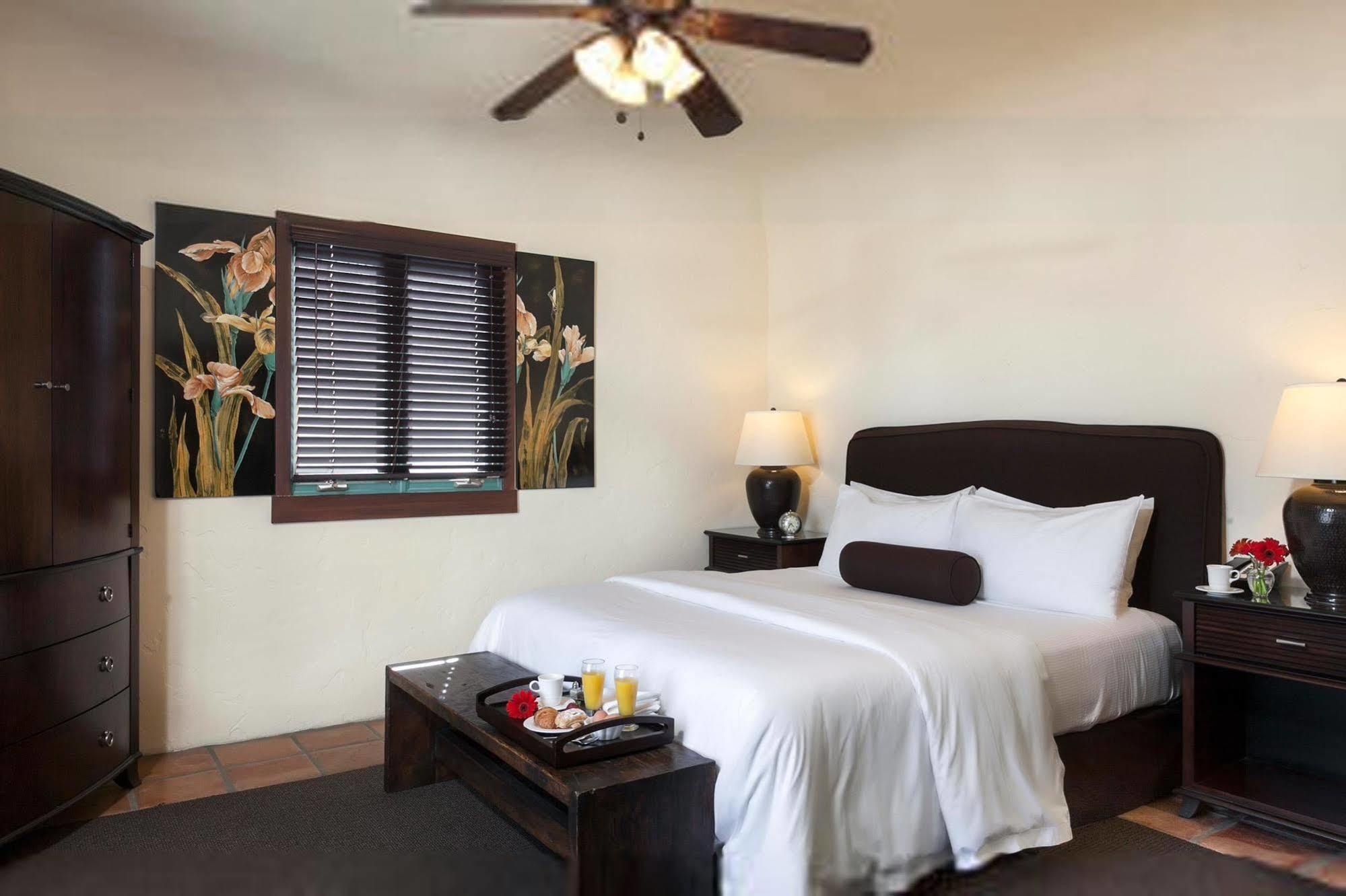 Spanish Garden Inn ซานตาบาร์บารา ภายนอก รูปภาพ